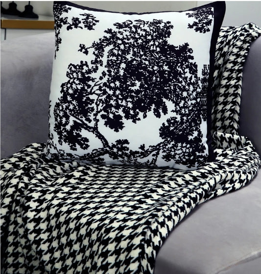 4 PCs Digital Printed Cotton Cushions-Black Art