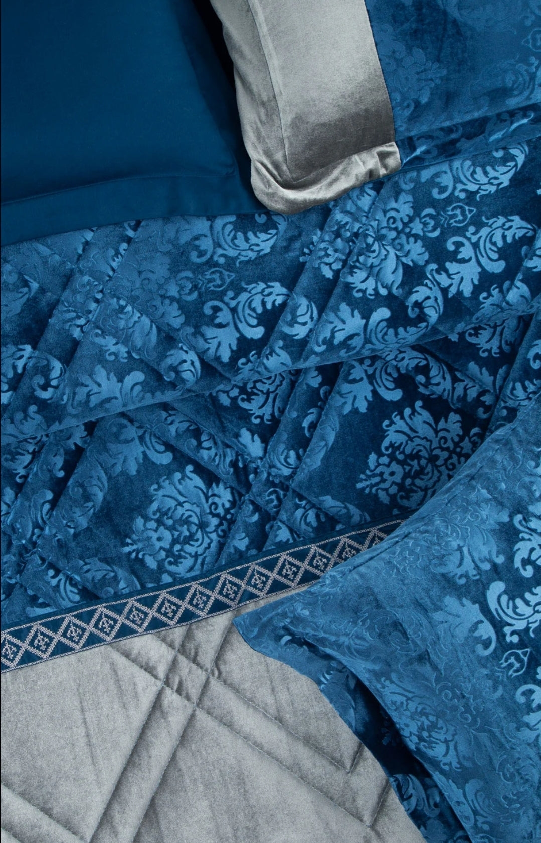 Pearl Blue Embossed Velvet Comforter